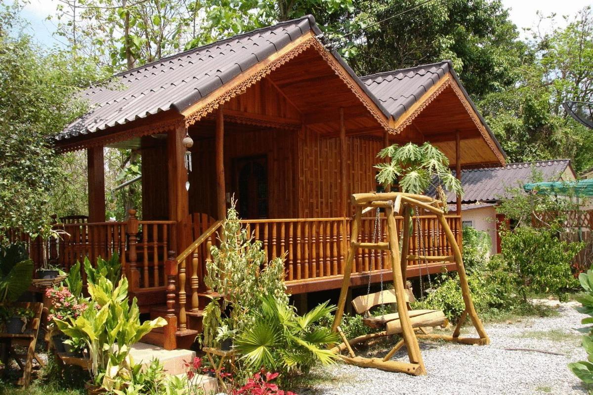 Home Stay Stc Bed And Breakfast Udon Thani Exterior foto