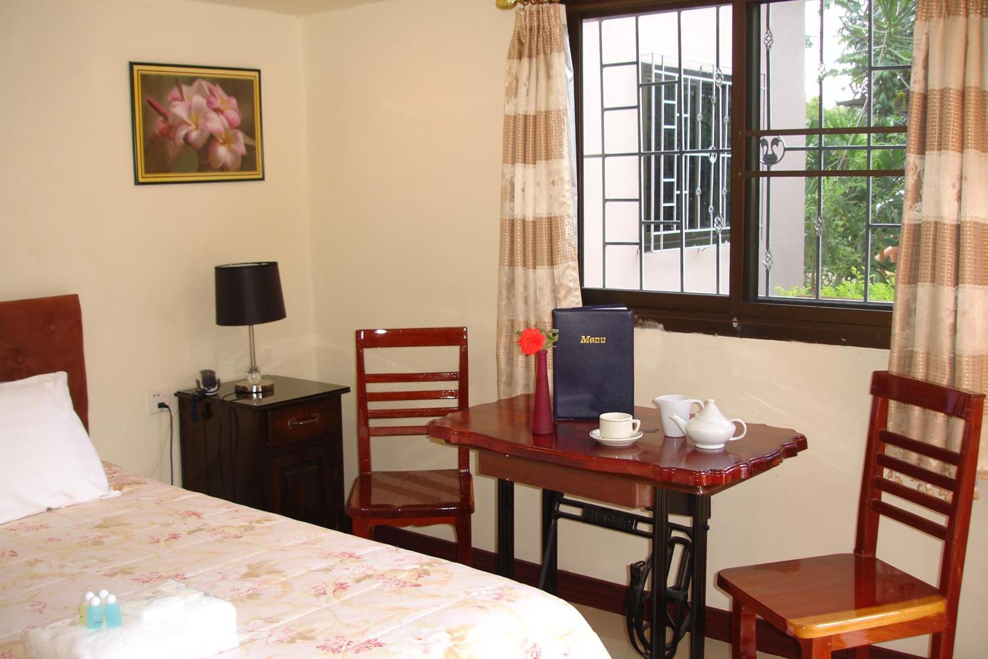 Home Stay Stc Bed And Breakfast Udon Thani Exterior foto