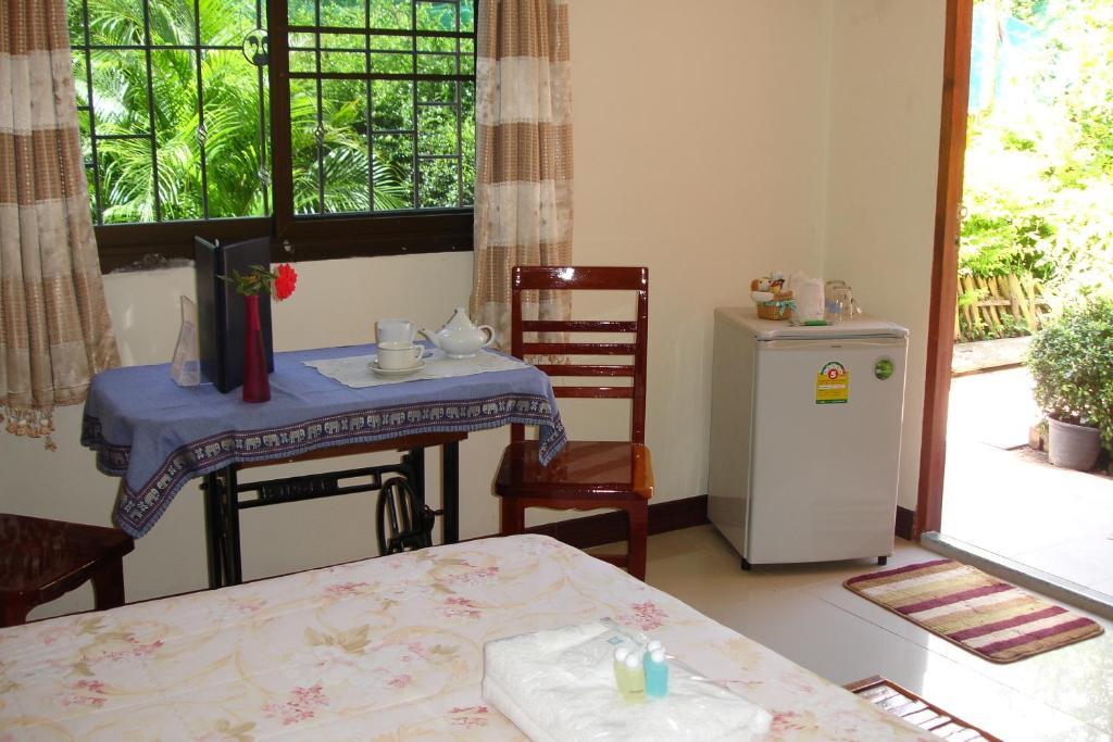 Home Stay Stc Bed And Breakfast Udon Thani Habitación foto