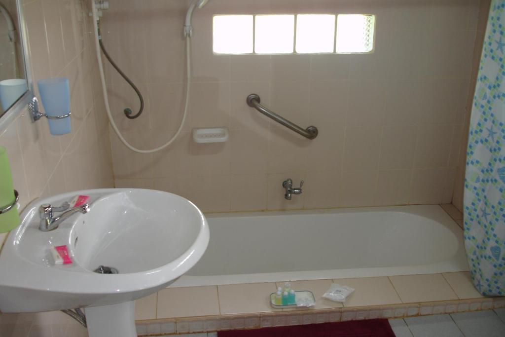 Home Stay Stc Bed And Breakfast Udon Thani Habitación foto