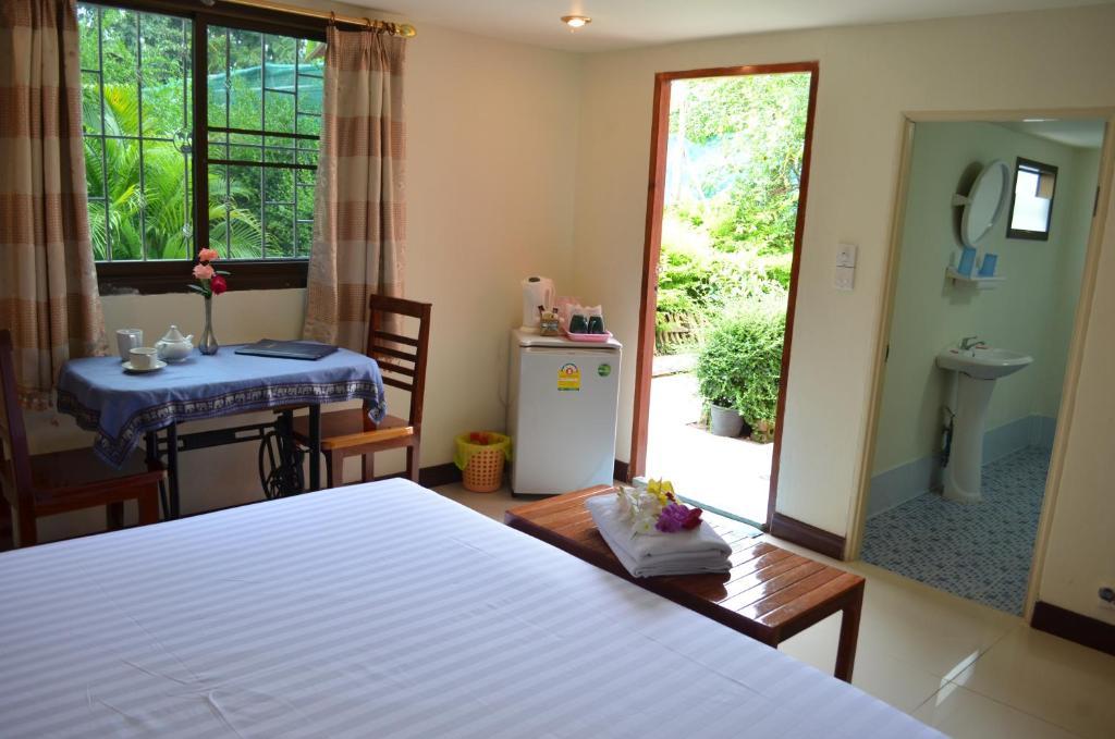 Home Stay Stc Bed And Breakfast Udon Thani Habitación foto