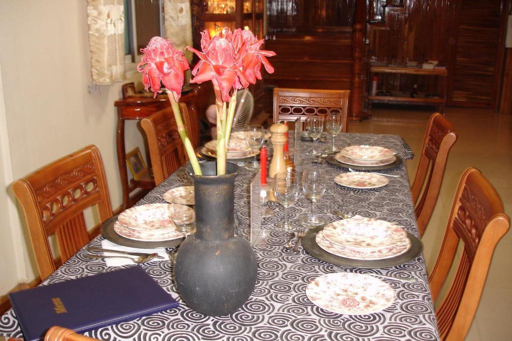 Home Stay Stc Bed And Breakfast Udon Thani Exterior foto