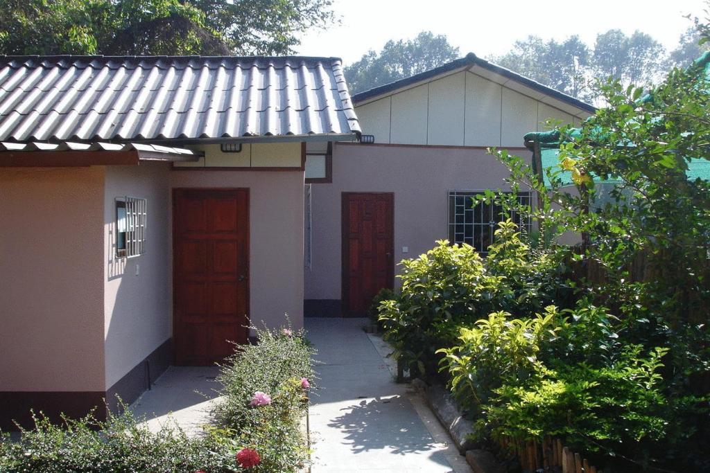 Home Stay Stc Bed And Breakfast Udon Thani Habitación foto